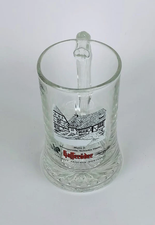 1 x Hasseröder Bier Krug 0,2l - " Motiv 3 : Wernigerode, Schiefes Haus "