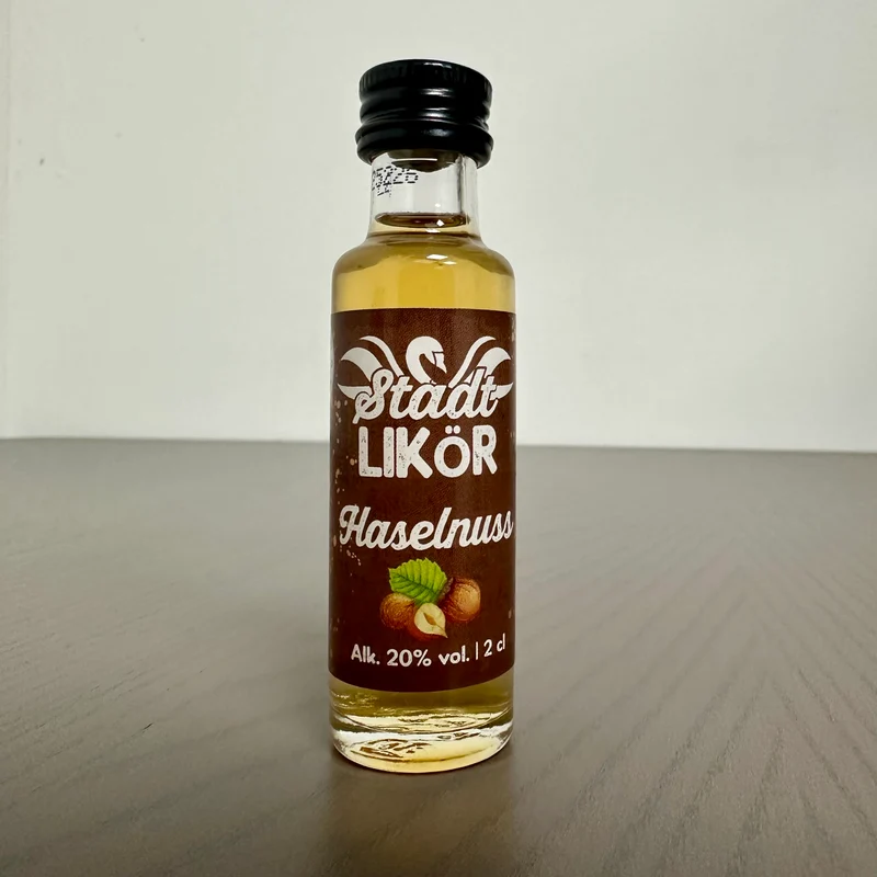 Stadtlikör-Haselnuss