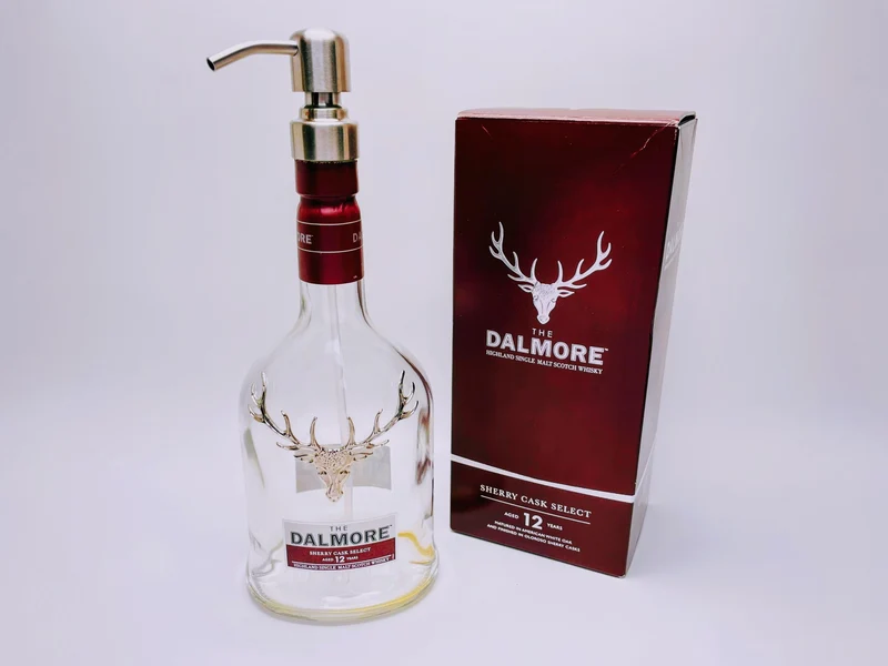 Whisky-Seifenspender “Whisky Wave” | Handgemachter Pumpspender aus Whiskyflaschen | Ideal für Bad & Küche | Top Geschenk für Whiskyfans