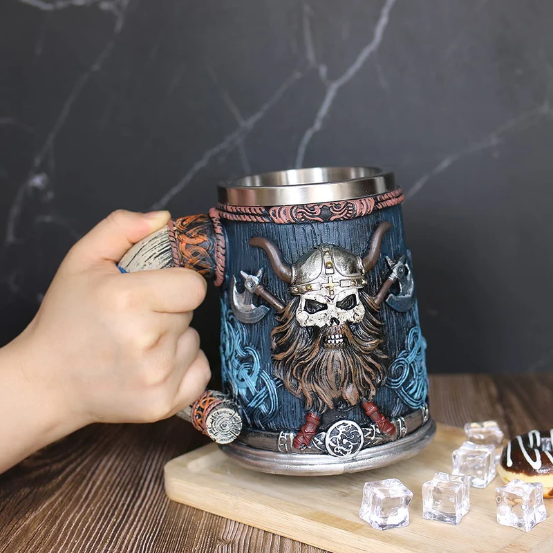 OTARTU Valhalla Viking Stainless Steel Single Handle Horn Skull Beer Stein Cup, Nordic Viking Warrior Skull Mug Tankard 17oz, Halloween Bar Drinkware Men’s Gift