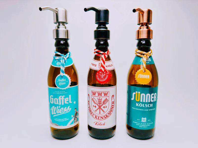 Kölsch Seifenspender aus echter Kölschflasche – Handgemachter nachfüllbarer Design Pumpspender – Geschenkidee aus Köln für Bier Liebhaber