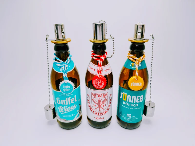 Kölsch Öllampe aus echter Kölschflasche – Handgemachte Upcycling Design Öllampe mit windfestem Flammenlicht – Bier Geschenkidee aus Köln