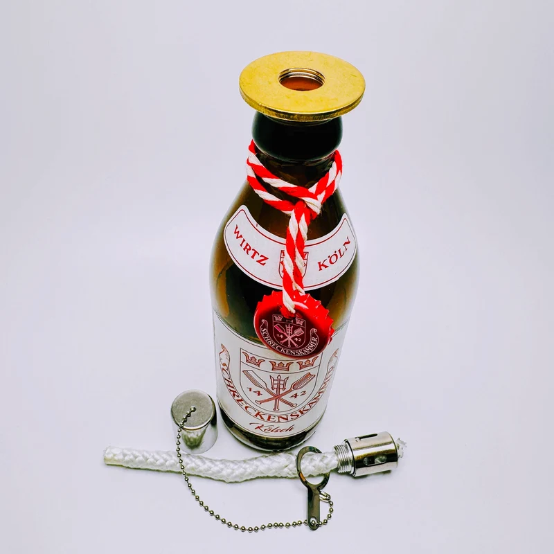 Kölsch Öllampe aus echter Kölschflasche – Handgemachte Upcycling Design Öllampe mit windfestem Flammenlicht – Bier Geschenkidee aus Köln