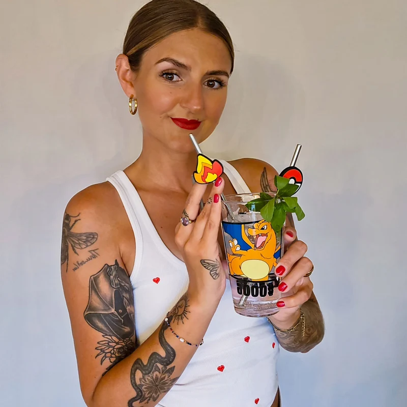 Pokémon Glas Tumbler mit Trinkhalmen Glurak 480 ml