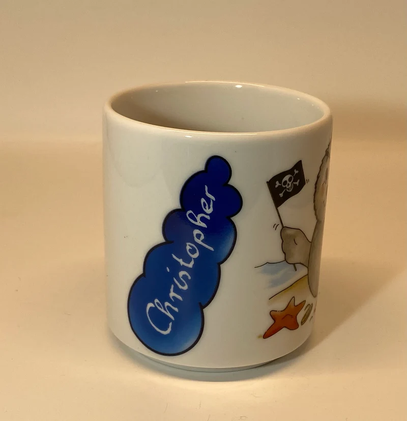 Tasse, Porzellan, Robbe „Pirat“ mit Wunschnamen - Jeder Name ist möglich!
