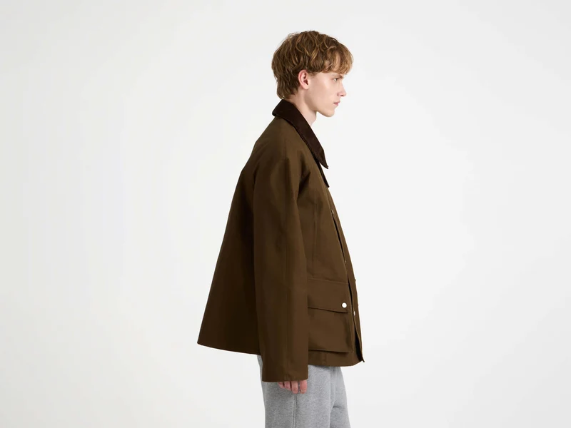 MENS RAGLAN SLEEVE OUTDOOR JACKET IN DARK OLIVE