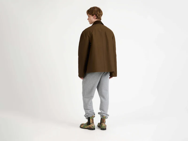 MENS RAGLAN SLEEVE OUTDOOR JACKET IN DARK OLIVE