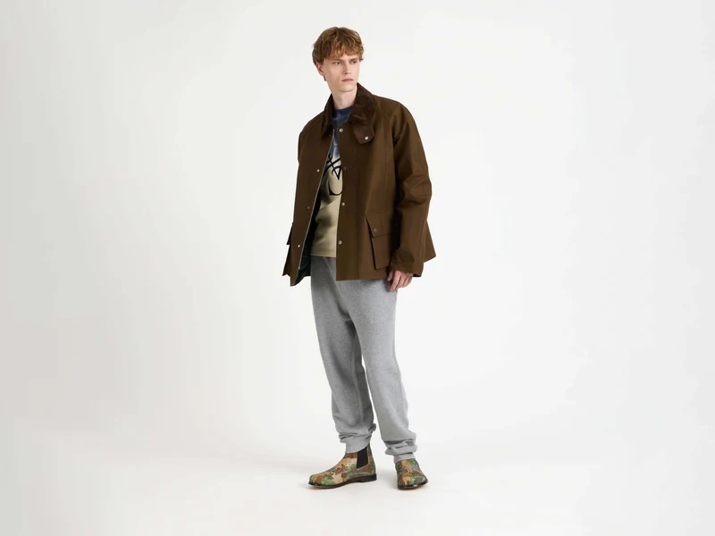 MENS RAGLAN SLEEVE OUTDOOR JACKET IN DARK OLIVE