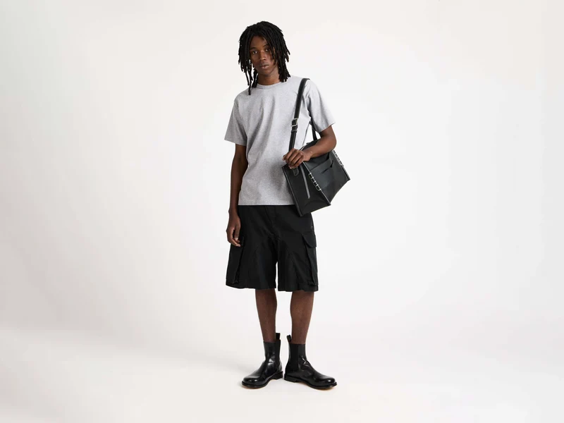 MENS TWISTED PATCH POCKET SHORTS IN BLACK