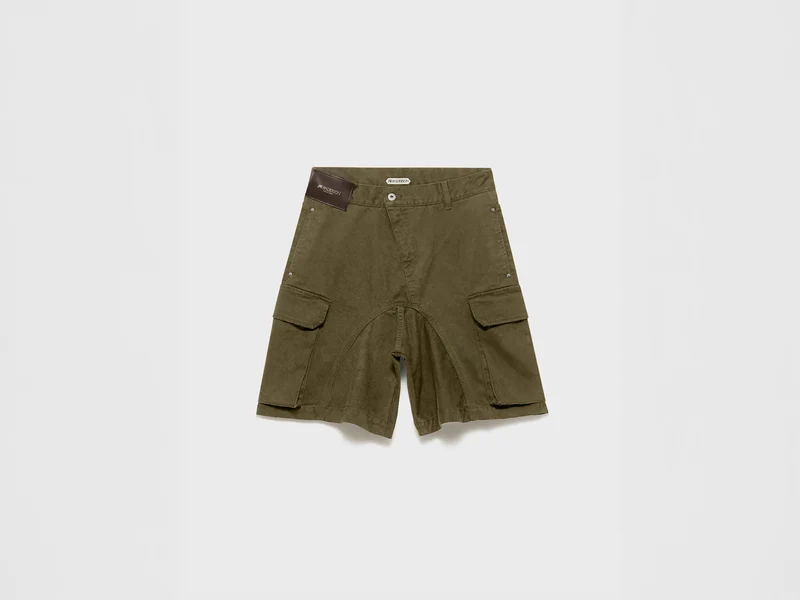 MENS TWISTED PATCH POCKET SHORTS IN KHAKI
