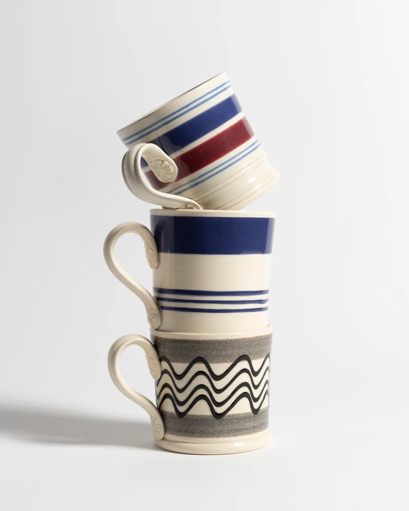 NICHOLAS MOSSE SHAMROCK MUG IN BLACK & ECRU