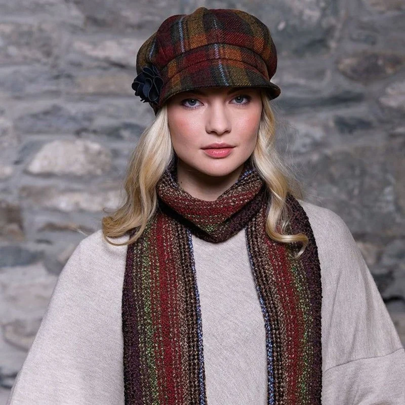 Women's Irish 8 Piece Hat with Rosette Detail