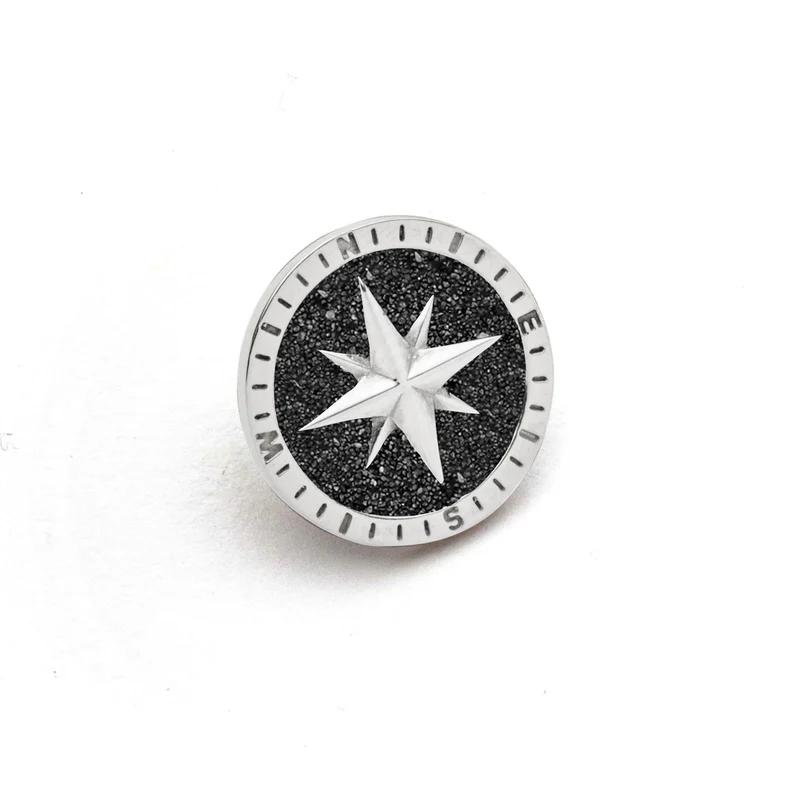 DUR Schmuck: Stickpin, Pin, Anstecknadel, "Kompass", Edelstahl mit Lavasand, F404