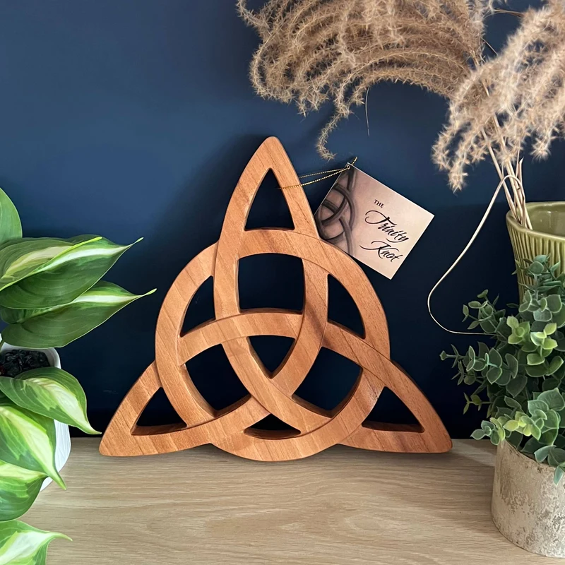Trinity Knot Wall Decoration