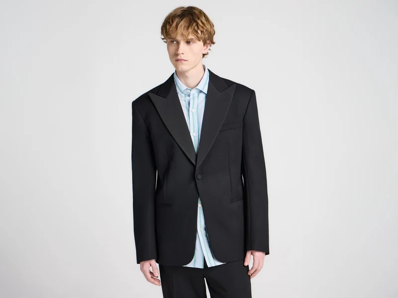 MENS FITTED TUXEDO JACKET IN BLACK