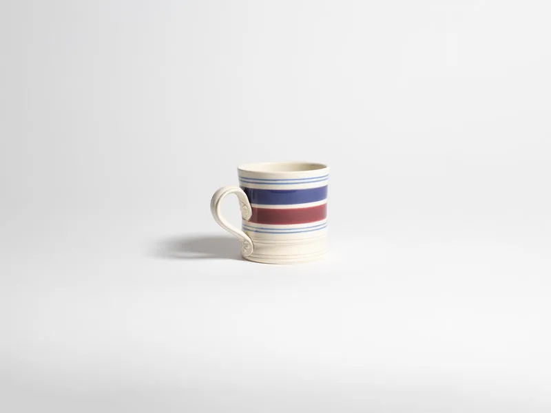 NICHOLAS MOSSE SHAMROCK MUG IN BLUE & BURGUNDY