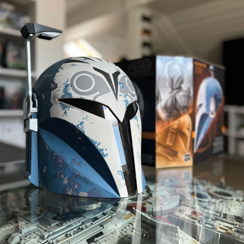 Bo-Katan Premium Helm Replik Re-Armored mit Lichteffekten - Star Wars The Mandalorian
