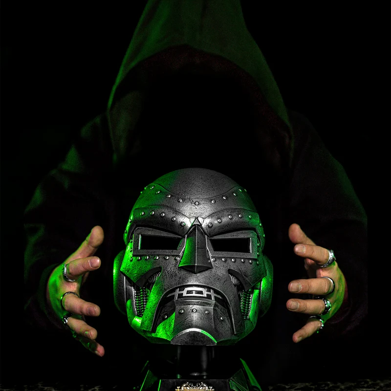 Doctor Doom - Marvel Legends Premium Helm