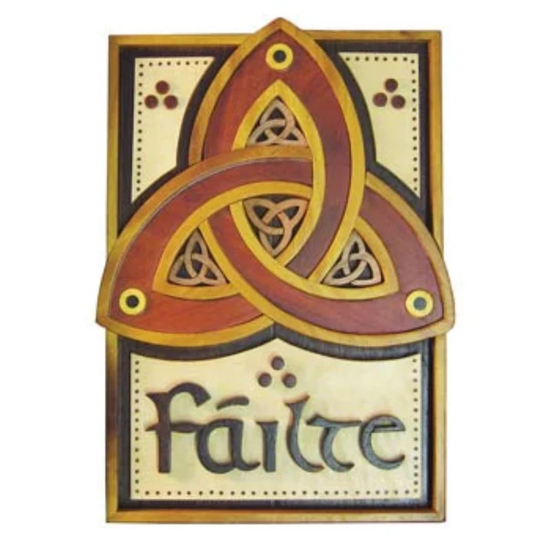 Trinity Knot Failte Wall Hanging