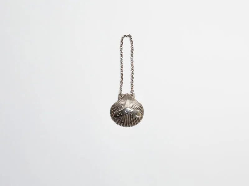 GEORGE III SILVER SHELL WINE LABEL [CLARET] IN SILVER