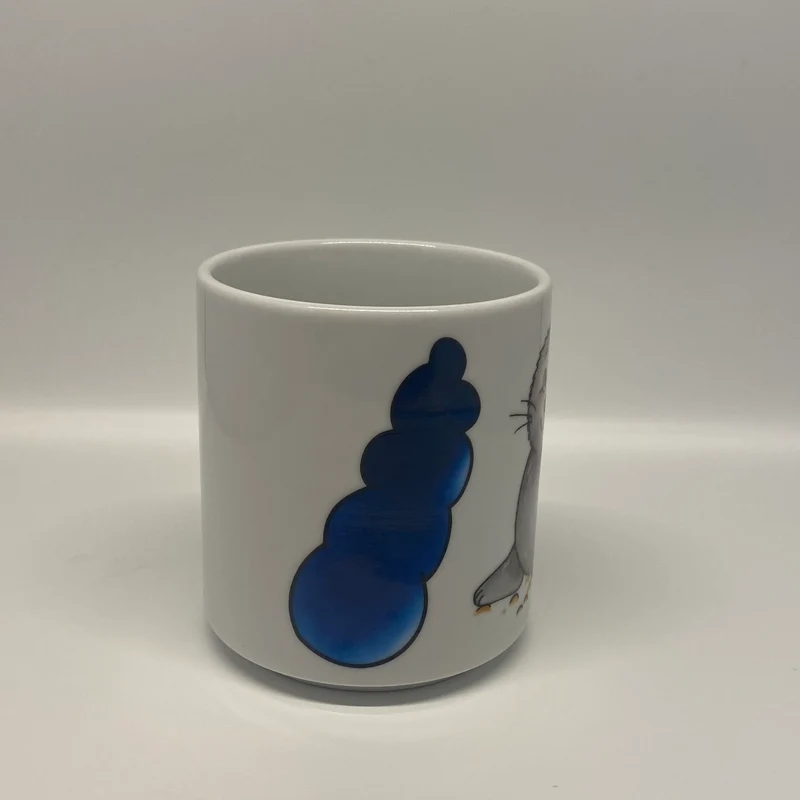 Tasse, Porzellan, „Robbe Herzluftballon“ mit Wunschnamen - Jeder Name ist möglich!