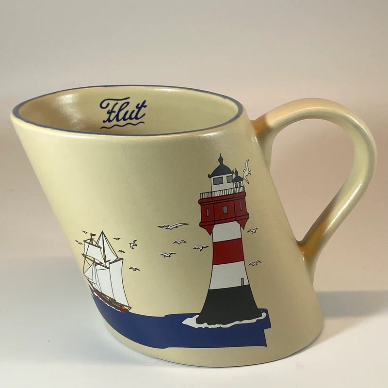 Schiefe Tasse, Keramik, „Leuchtturm“ mit Wunschnamen - Jeder Name ist möglich!