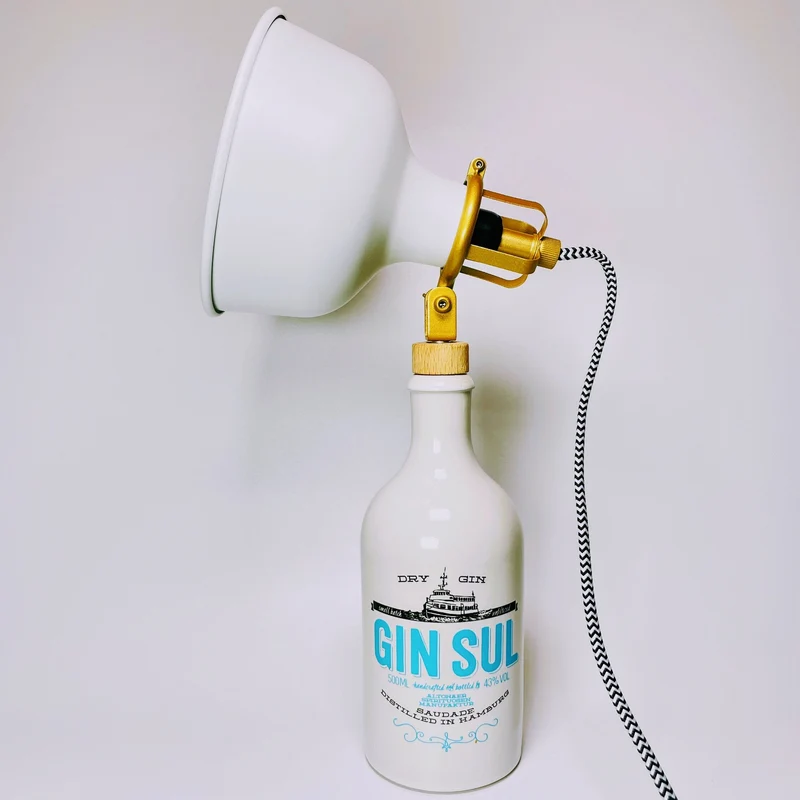 Gin Sul Vintage-Lampe | Handgemachte Upcycling Tischlampe aus Gin Sul | Einzigartige Geschenkidee | Retro Deko-Licht | Upcycling Leuchte