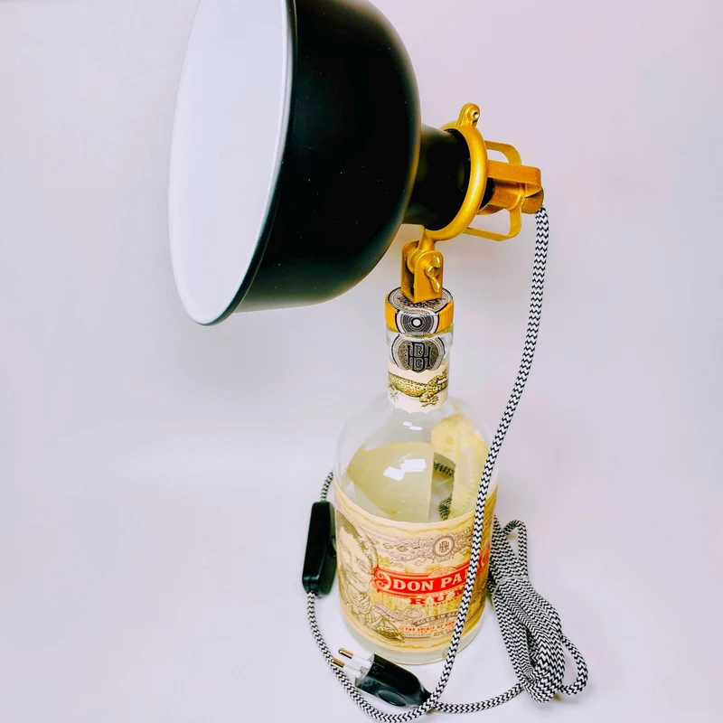 Don Papa Rum Lampe | Handgemachte Upcycling Tischlampe aus Don Papa Rum Flasche | Einzigartige Geschenkidee | Deko