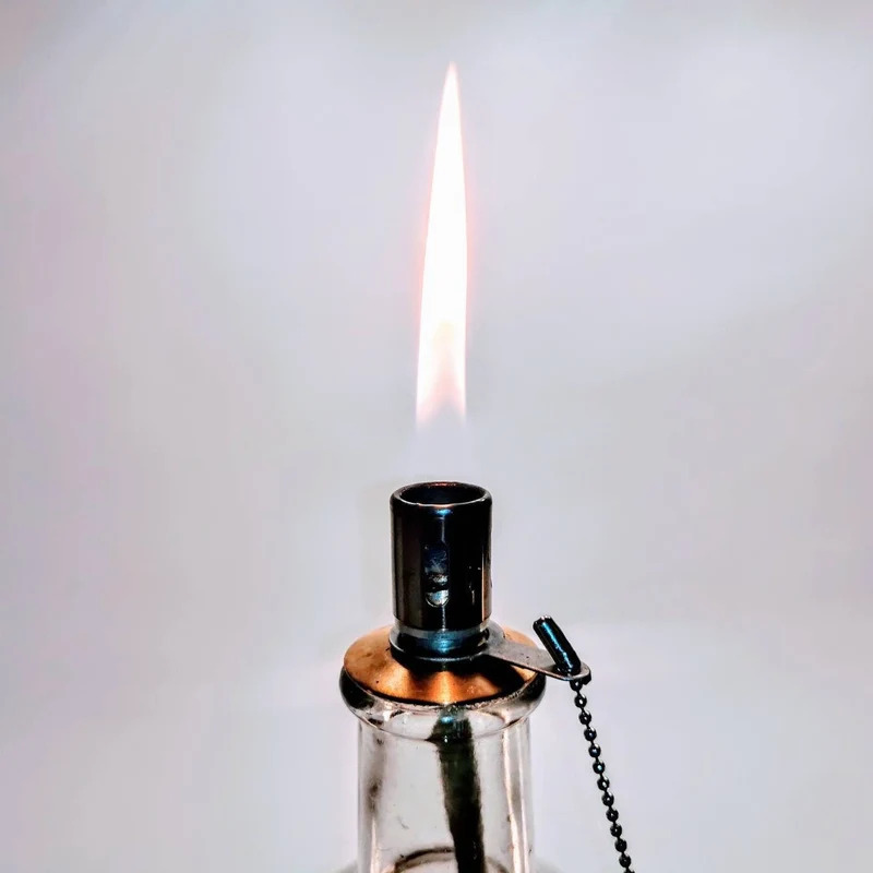 Whisky Öllampe aus echter Whiskyflasche – Handgemachte Upcycling Design Öllampe mit warmem Flammenlicht – Geschenkidee für Whisky Liebhaber