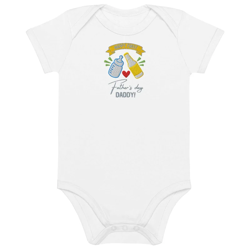 Bio Baby Body zum ersten Vatertag – Stick „Happy First Father’s Day Daddy!“ - Baby Strampler