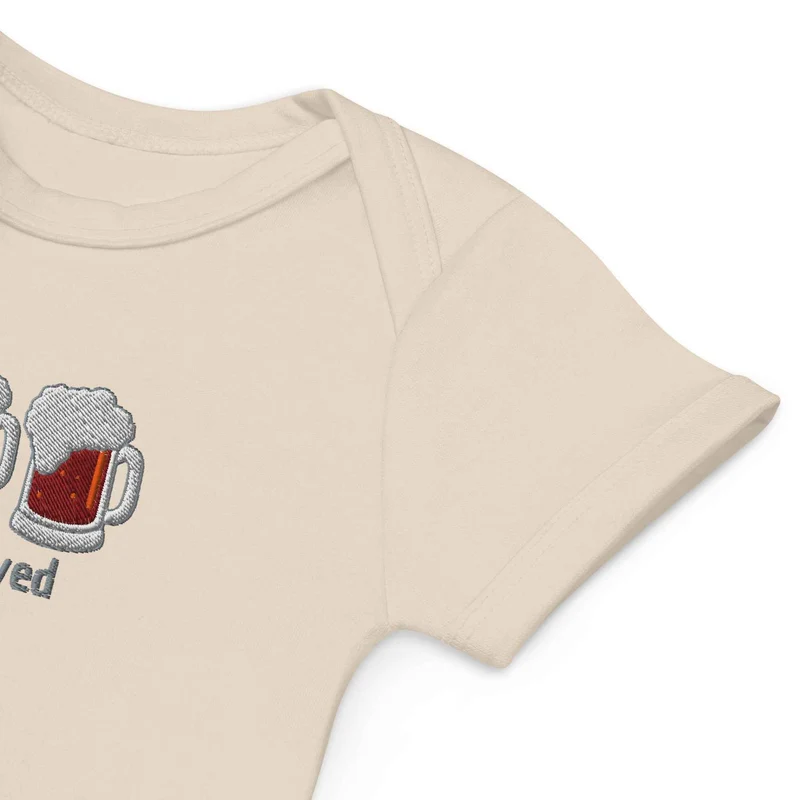 Baby Body mit Stick „home brewed“ – Bio Baumwolle – Witziges Geschenk für Bierpapas