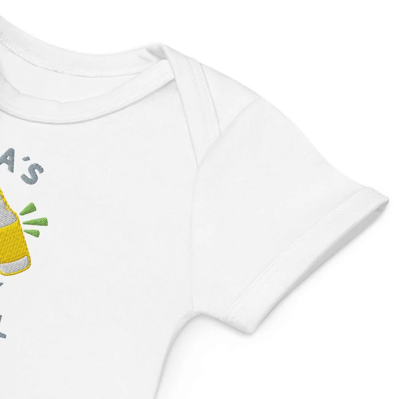 Baby Body "PAPA'S TRINK KUMPEL" – Bestickter lustiger Bio-Baumwoll-Strampler für Papas kleinen Trinkkumpan