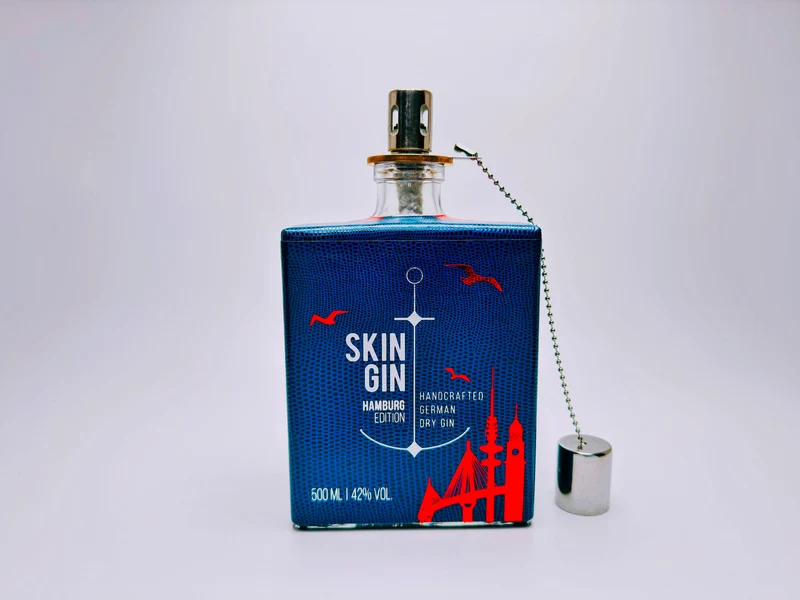 Gin Öllampe “Skin“ | Handgemachte Upcycling Lampe aus Gin Flasche | Vintage Deko | Individuell | Geschenkidee | Upcycling & Einzigartig