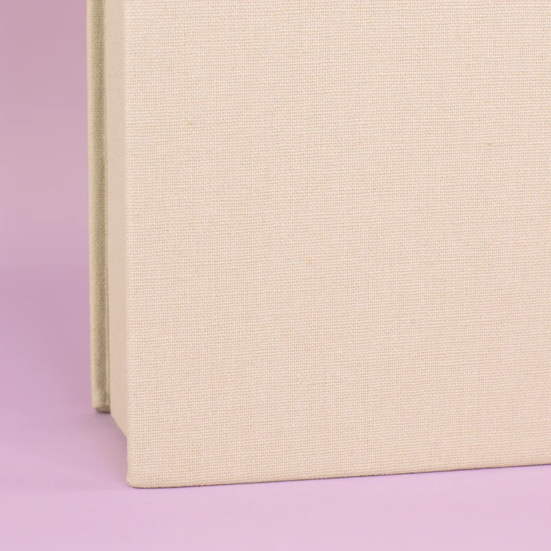 Handgearbeitete Erinnerungsbox als personalisiertes Geschenk zur Geburt für Jungen | Fotobox als Buch