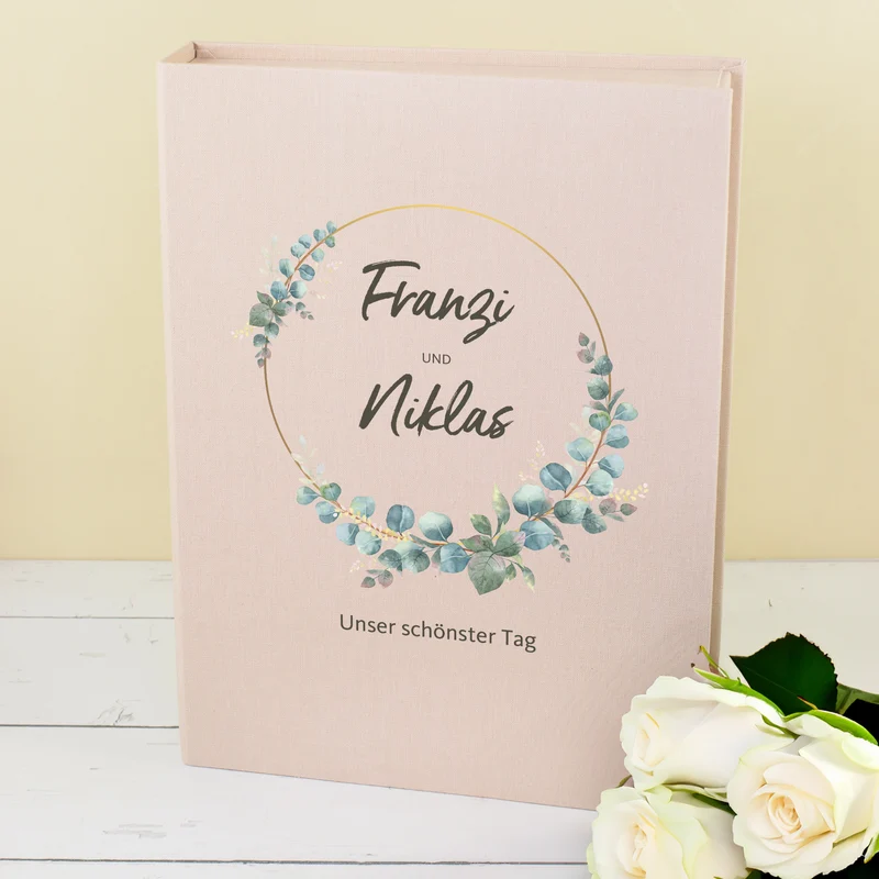 Handgefertigte Erinnerungsbox zur Hochzeit | Personalisierte Fotobox in Buch Form mit Eukalyptus Kranz