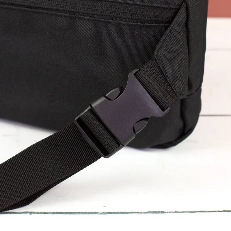 Bauchtasche mit Name personalisiert in schwarz oder rosa | Gürteltasche als Geschenk für Frauen