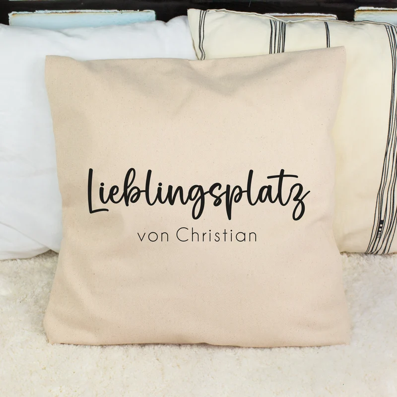 Personalisiertes Kissen 'Lieblingsplatz' mit Wunschtext | Geschenk zum Einzug & Hausbau für Wohnung