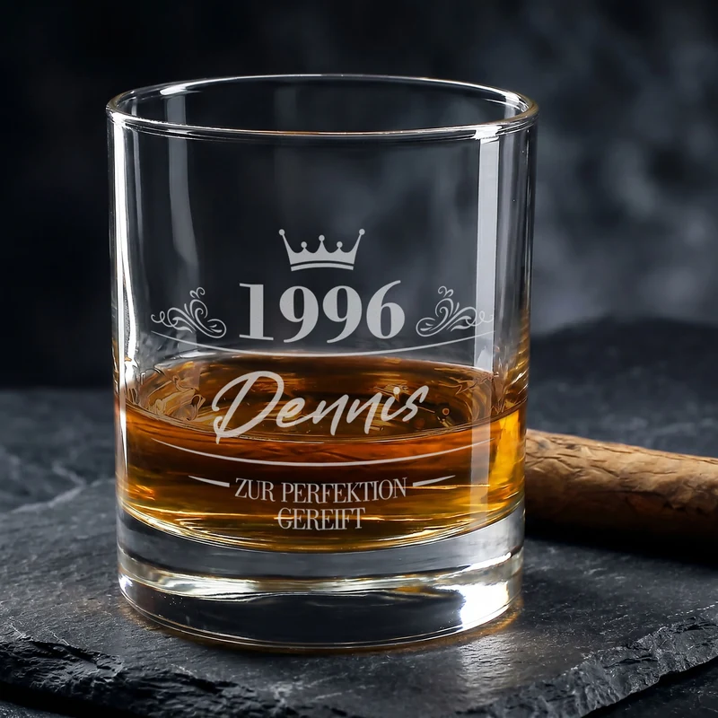 Whiskey Glas mit Gravur als Geschenk zum Geburtstag | Whiskyglas personalisiert mit Name, Jahr & Krone