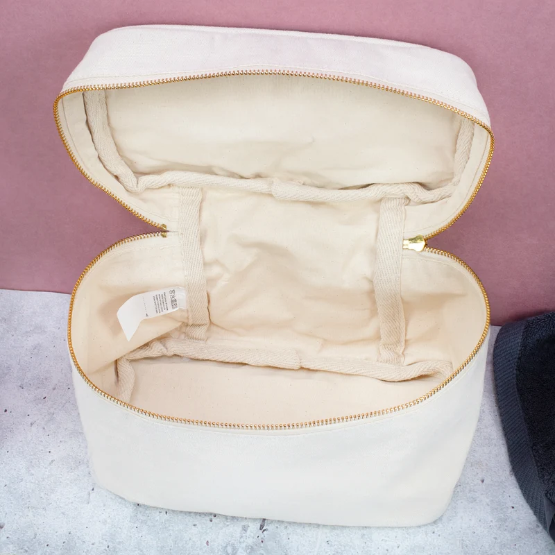 Kosmetiktasche personalisiert mit Name & Seerose | Kulturbeutel aus Baumwolle Geschenkidee