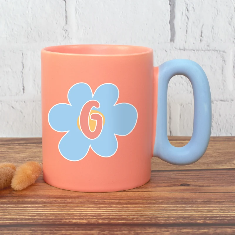 Personalisierte Tasse mit Blume & Initiale | Bunter Porzellan Kaffeebecher von Ritzenhoff & Breker