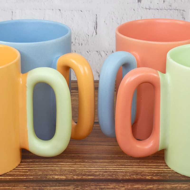 Personalisierte Tasse mit Blume & Initiale | Bunter Porzellan Kaffeebecher von Ritzenhoff & Breker