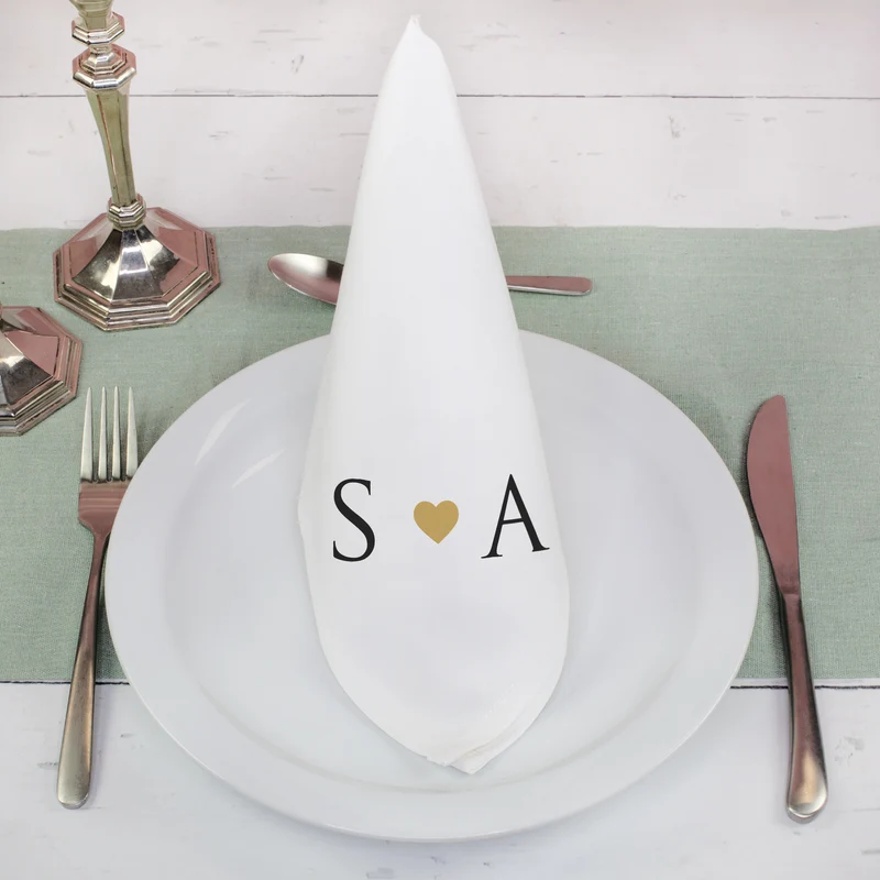 Personalisierte Stoffserviette zur Hochzeit mit Initialen & Herz | Elegante Serviette als Tischdeko