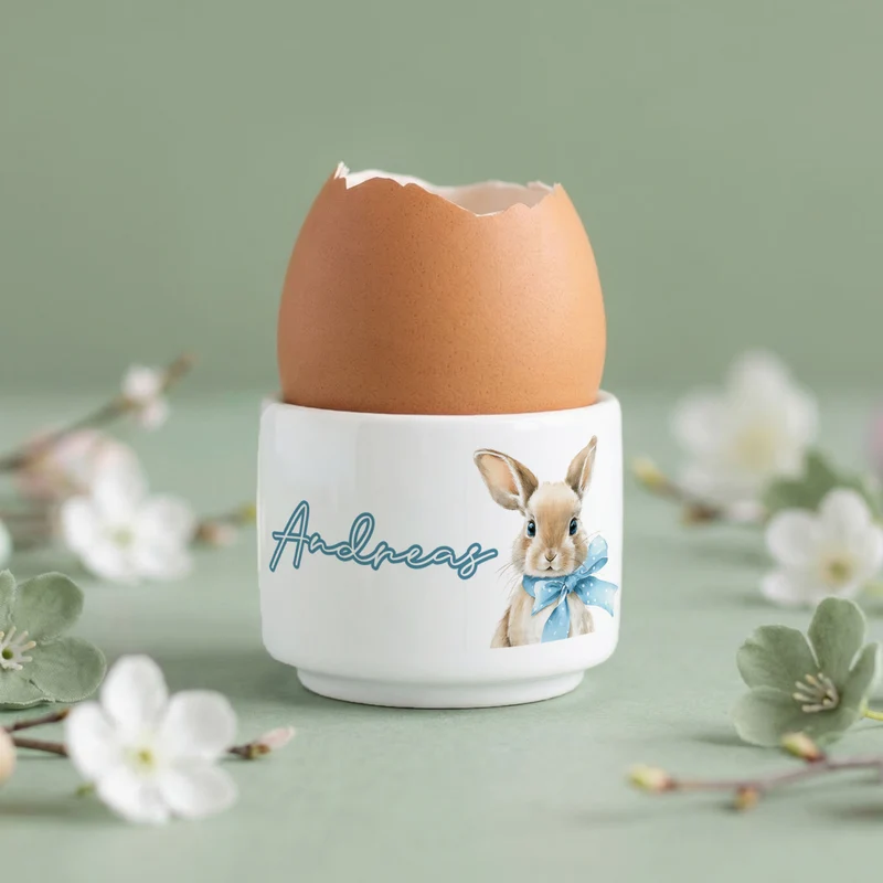 Personalisierter Eierbecher zu Ostern mit Name | Keramik Eierbecher mit Hasenmotiv als Ostergeschenk