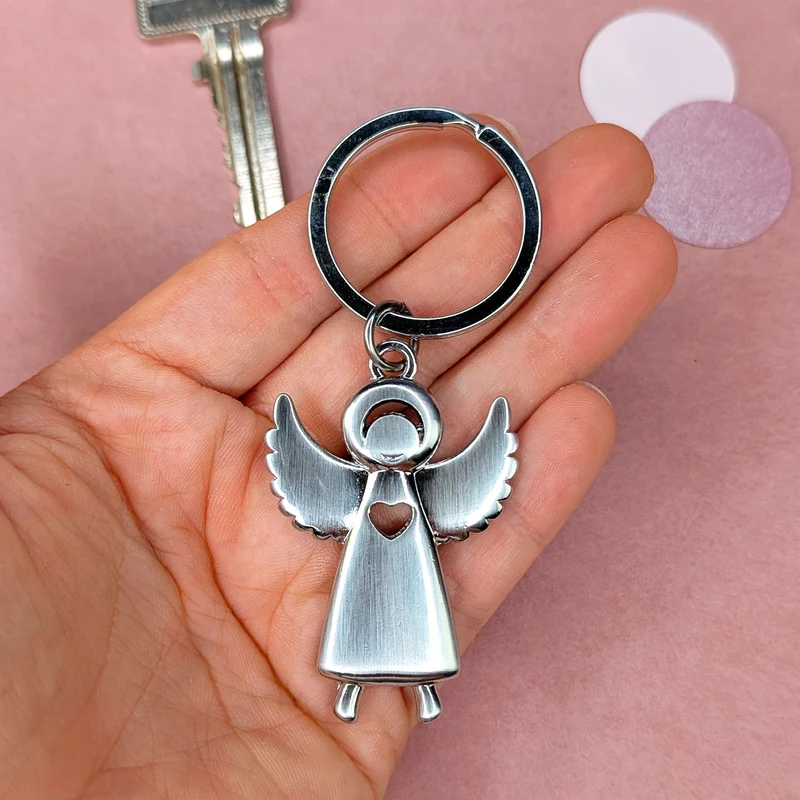 Metall-Schlüsselanhänger Schutzengel mit Herz und ausgebreiteten Flügeln