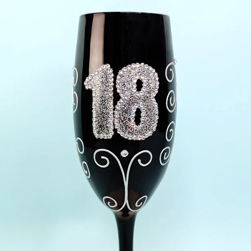 Schwarzes Sektglas mit Glitzerzahl für runde Geburtstage & Jubiläum