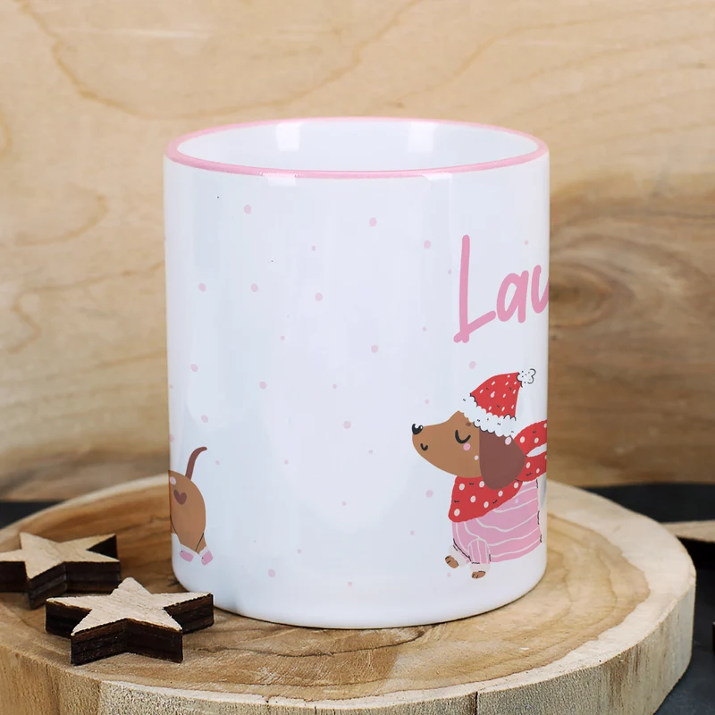 Personalisierte Keramiktasse mit Dackel-Motiv & Name in Rosa | Geschenk für Weihnachten & Winterzeit