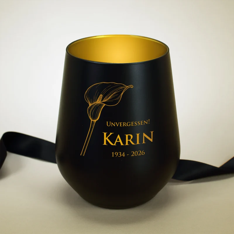 Personalisiertes Windlicht als Trauerkerze mit Gravur und Calla-Motiv | Weiß & Schwarz