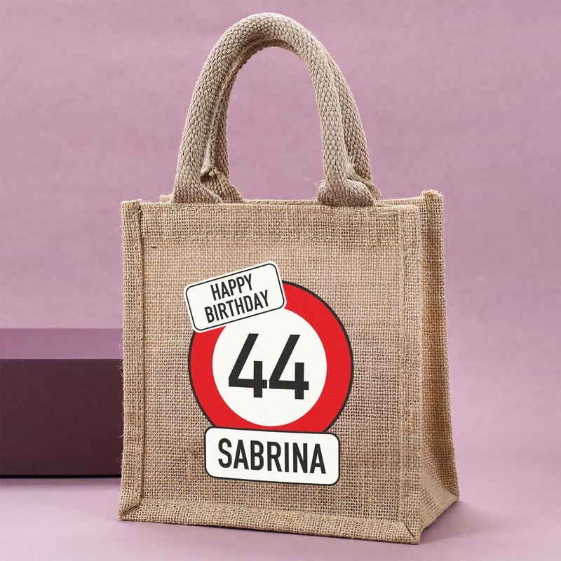 Personalisierte Jute-Geschenktasche mit Verkehrszeichen-Motiv zum Geburtstag