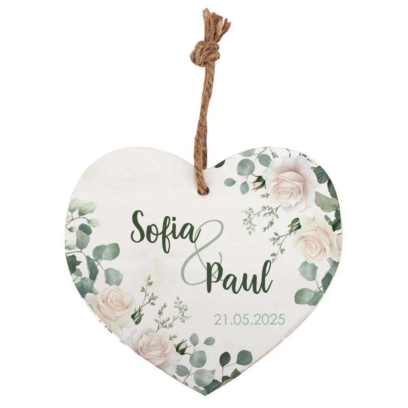 Holzherz mit Wunschnamen und Datum – Romantisches Geschenk mit Rosen-Motiv
