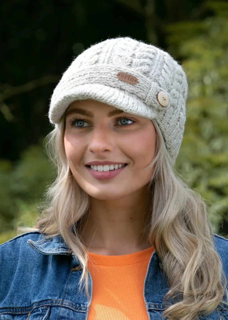 Erin Aran Cable Peak Hat | Oatmeal